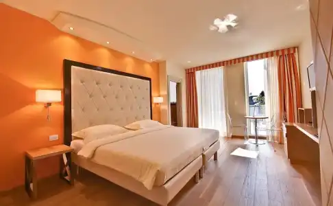 Kristal Palace - Tonellis - Adult Friendly - 45