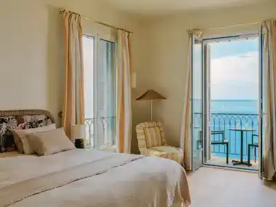 Hôtel la Pérouse Nice Baie des Anges - 3