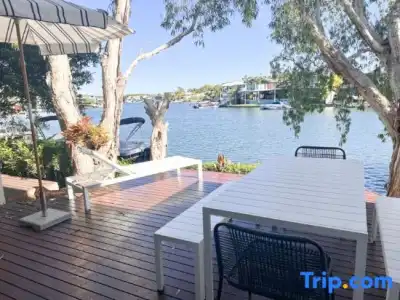 Noosa Entrance Waterfront Resort - 46