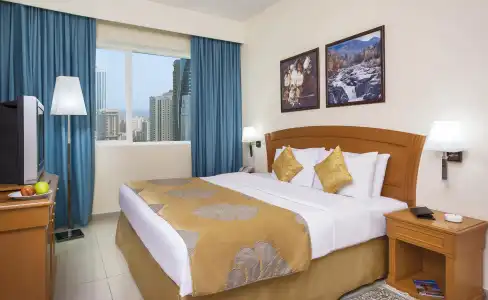 Golden Tulip Sharjah Apartments - 3
