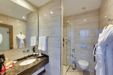 Ramada by Wyndham Old City - 26