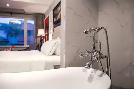 Acoustic & Spa - 126