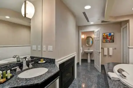 The Cincinnatian Curio Collection by Hilton - 55