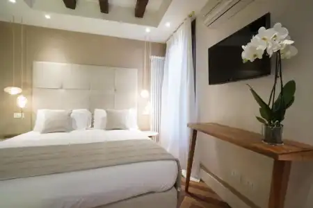 Venice Resort Airport - 25