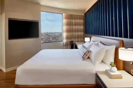 Renaissance Dallas - 39