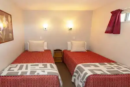 Cranford Oak Motel - 14