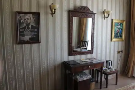 Bella View Art Boutique - 9