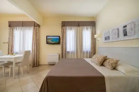 Regina Elena - 36