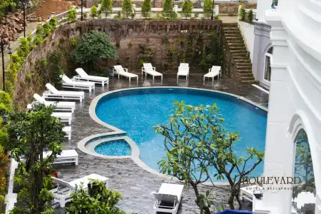 Boulevard - 15