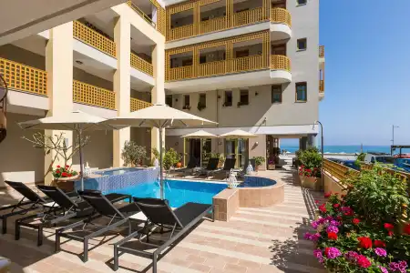 Ammos Suites - 16