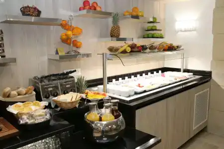 Golden Tulip Cannes de Paris - 12