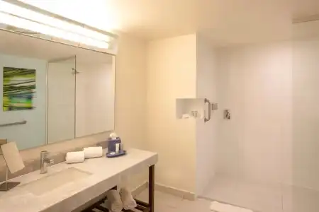 Courtyard by Marriott Queretaro - 31