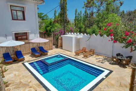 Sunny Palms Beach Bungalows - 63