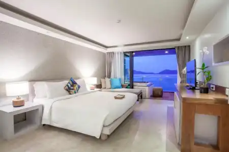 Zenmaya Oceanfront Phuket, Trademark Collection by Wyndham - 14