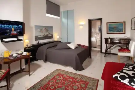 Roma Central Guest House - 53