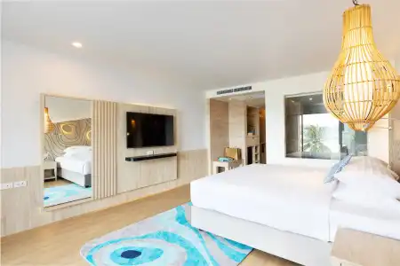 LIV Phuket Patong Beachfront - 27