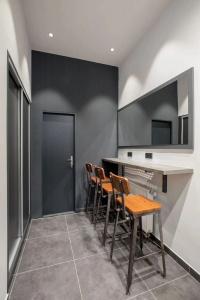 Old Town Square Residence by Emblem - 88