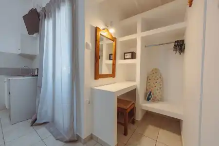 Pavlos Place - 69