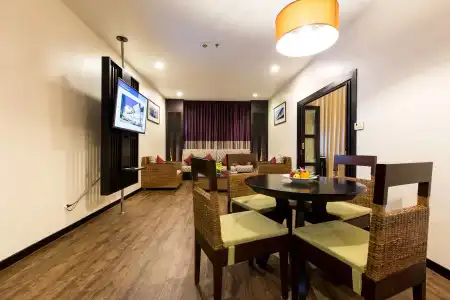 Deevana Plaza Phuket - 16