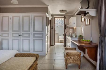 Faros Suites - 41