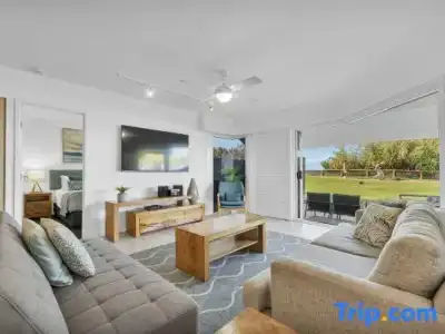 Rolling Surf Resort - 108