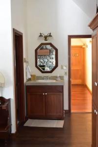 Apple Orchard Inn - 31