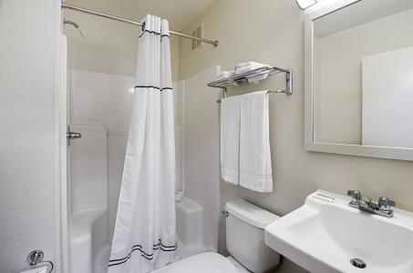 Suburban Studios Winston Salem-University Parkway - 25