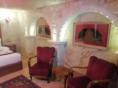 Solo Cave Suites - 1