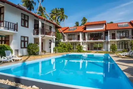 Green Parrot Beach Resort - 13