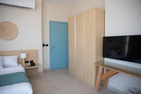 Redcon Suites - 353