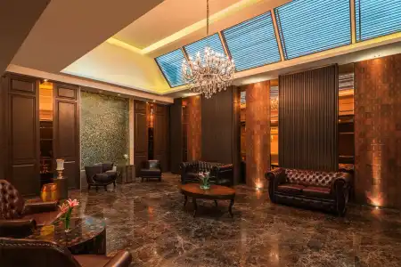 Radisson Suites Bangkok Sukhumvit - 37