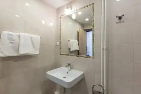 Premium Crown Suites - 88