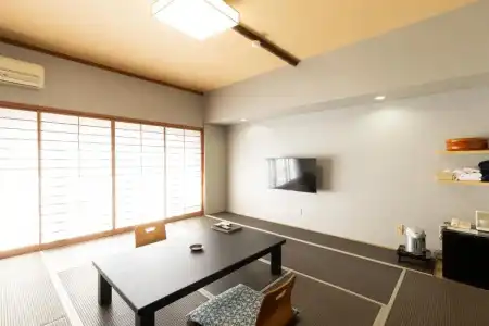 Yoshino - 37