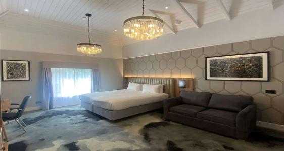 London Chigwell Prince Regent, BW Signature Collection - 67