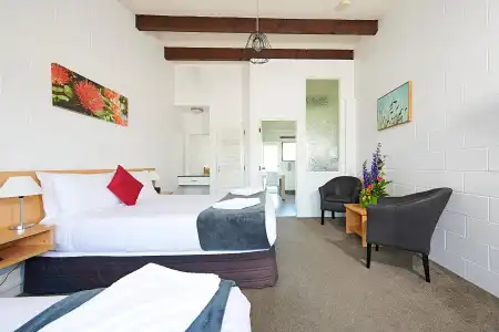 Cobblestone Court Motel – Wenzel Motels - 79