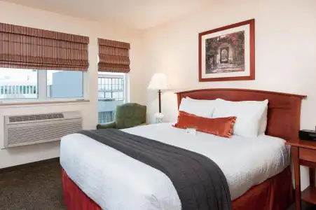 Mediterranean Inn - 2