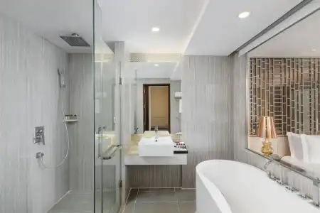 Best Western Chinatown - 94