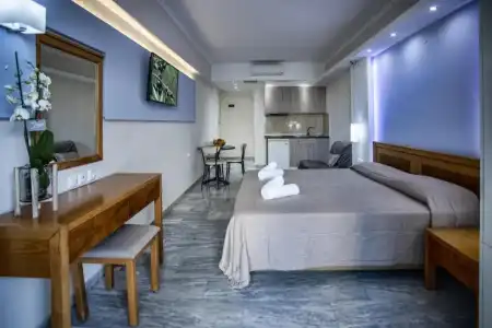Mary & Mary Royal Suites - 96