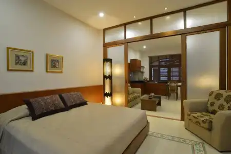 The Golden Wells Residence - 21