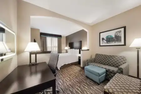 Comfort Suites Plano East - Richardson - 51