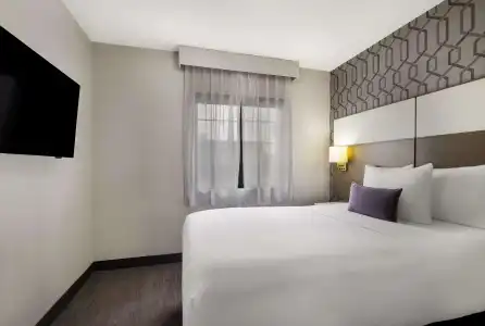Sunset West, SureStay Collection by Best Western - 25