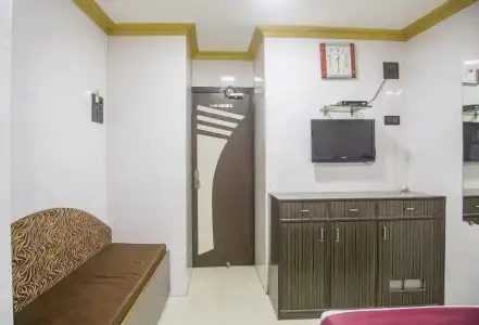 OYO 19353 Relax Guest House - 1