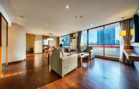 Bandara Silom Suites - 213