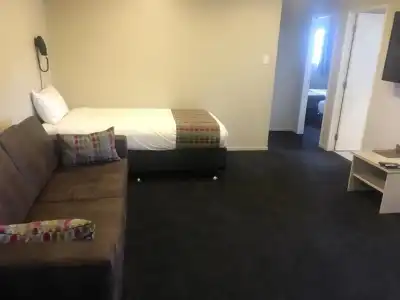 Ellerslie Palms Motel - 61