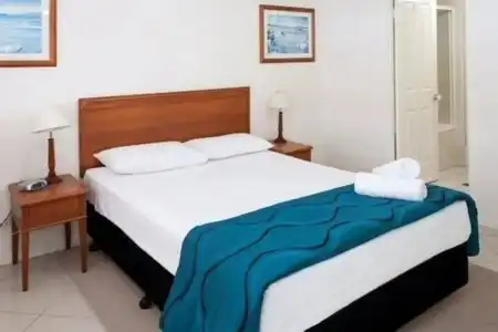 Golden Riviera Beach Resort - 4