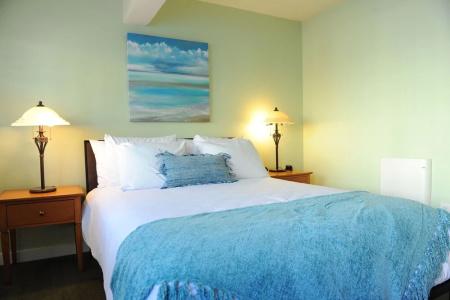 Crown City Inn - 38