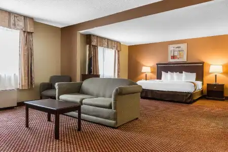 Quality Inn & Suites Bloomington University Area - 48