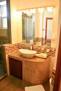 Unique Towers Luxury Boutique Suites - 57