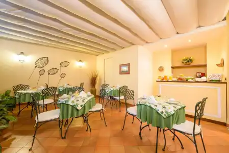 The Lux Napoli Mergellina - 12