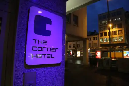 Homaris The Corner – Self-Check In - 11